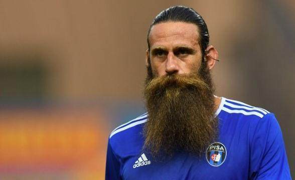 百家乐官方网-假托蒂骗了真粉丝！意大利“美髯公”遭整蛊